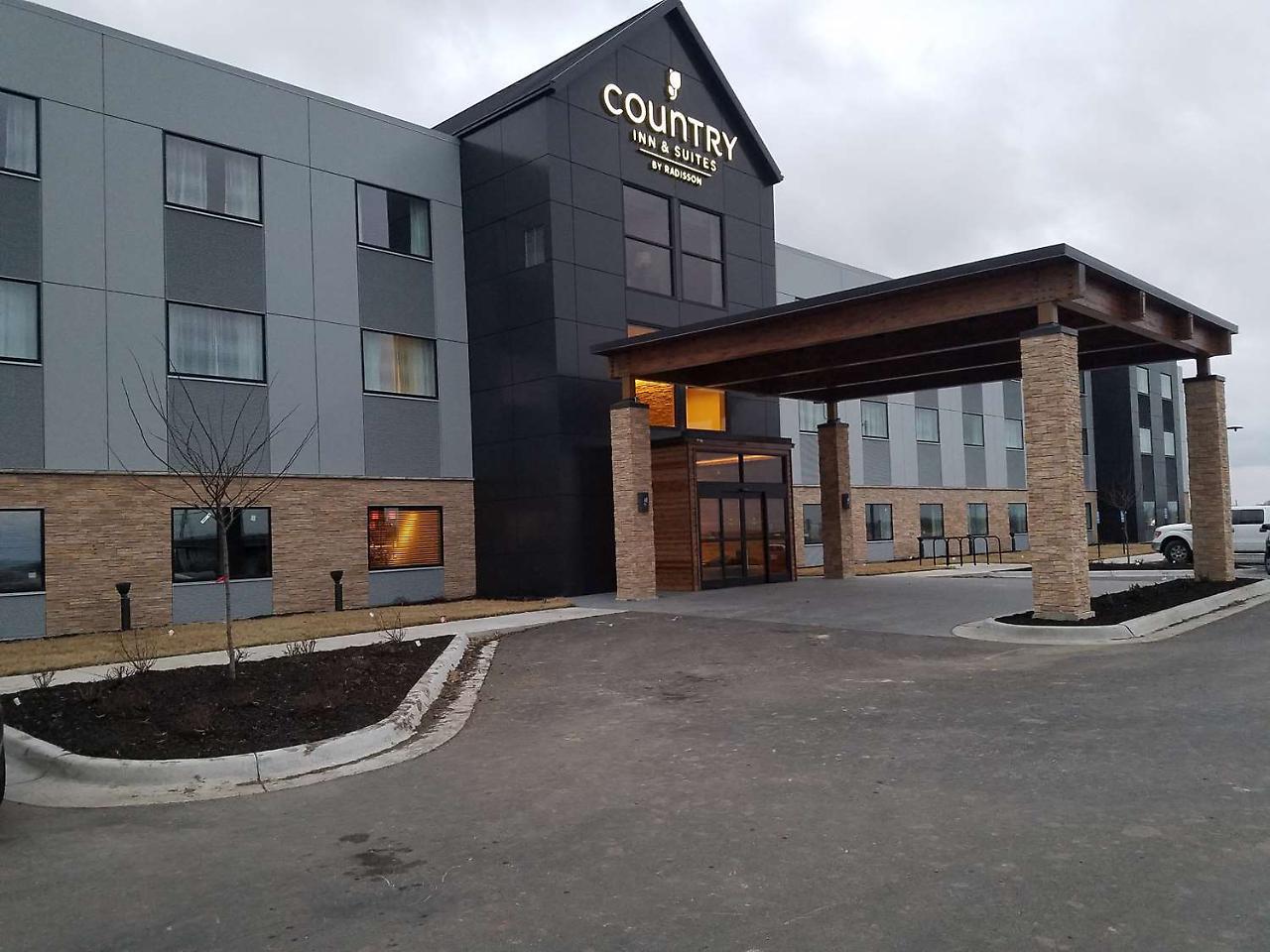 Country & By Radisson, Lawrence, Ks Hotel