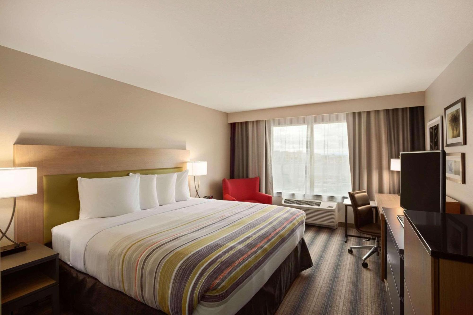 Country & By Radisson, Lawrence, Ks 3*