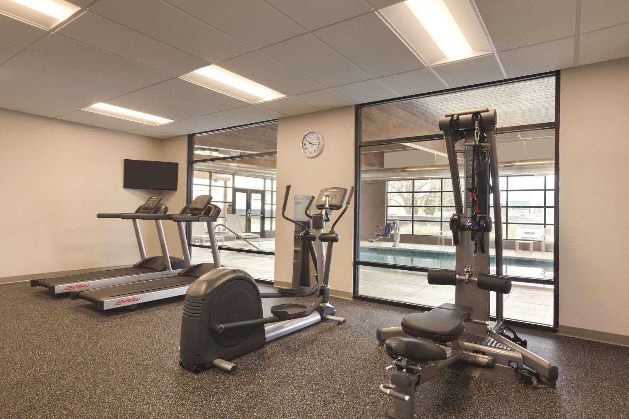 Hotel Country & By Radisson, Lawrence, Ks 3*