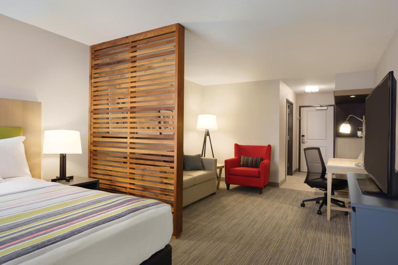Hotel Country & By Radisson, Lawrence, Ks Lawrence